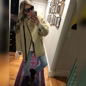 Meet your Posher, Caitlin